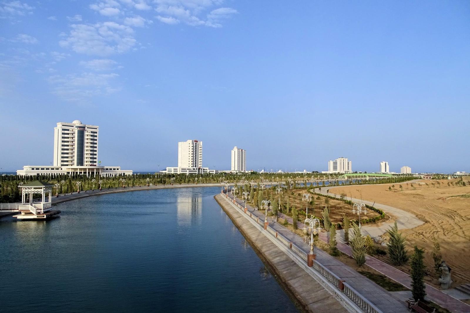 Durch den Sand ans Kaspische Meer: 9 Tage Turkmenistan für Gruppen — 7 / 9