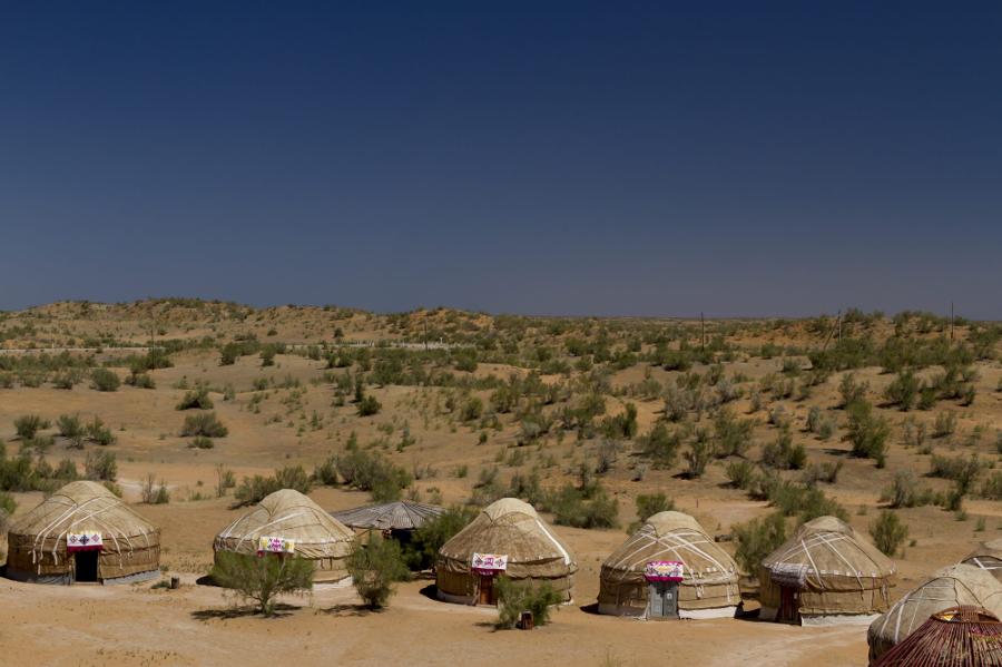 Aydarkul yurt camp