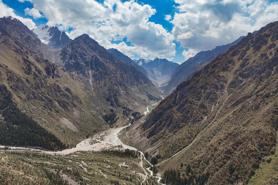 Ala archa gorge from above