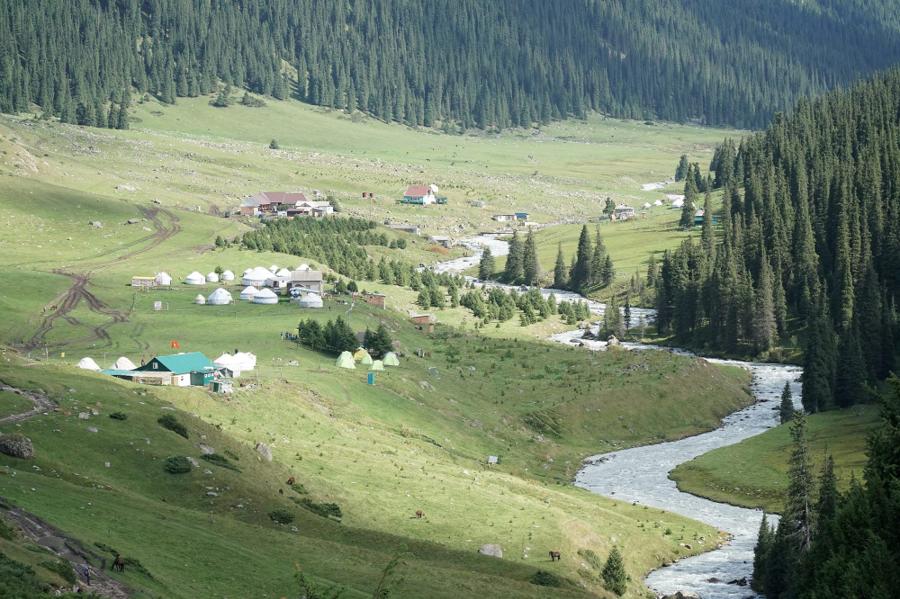 Altyn arashan valley